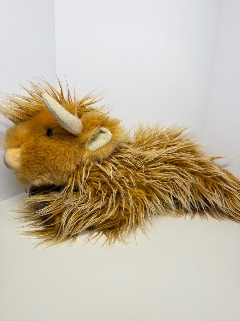 Douglas Wallace DLux Highland Cow Plush 16” #2460 Shaggy Scottish Cattle 2021